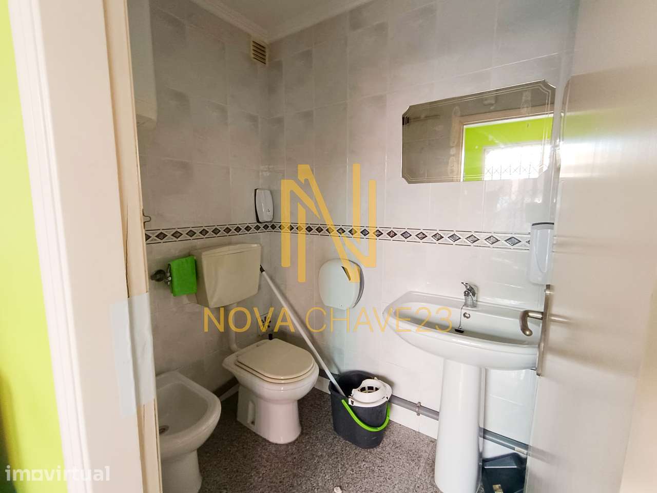 Loja para Arrendamento no Cacém – 35 m² - Grande imagem: 5/6