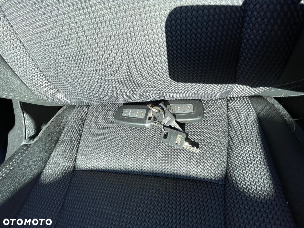 Hyundai i30 1.6 GDI BlueDrive Premium - 24