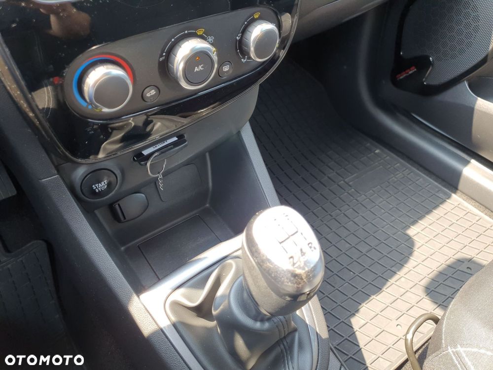 Renault Clio 1.2 16V Limited EU6 - 18