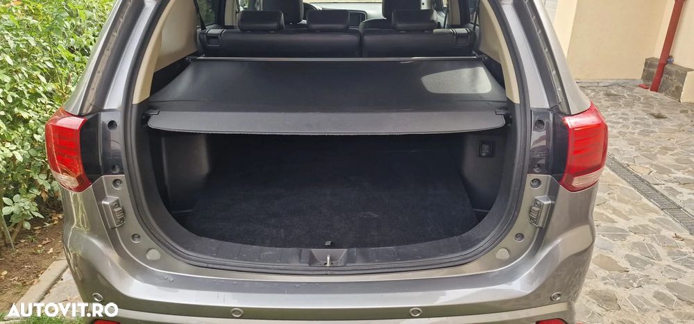 Mitsubishi Outlander 2.4 4WD Plug-In Hybrid Diamant - 12