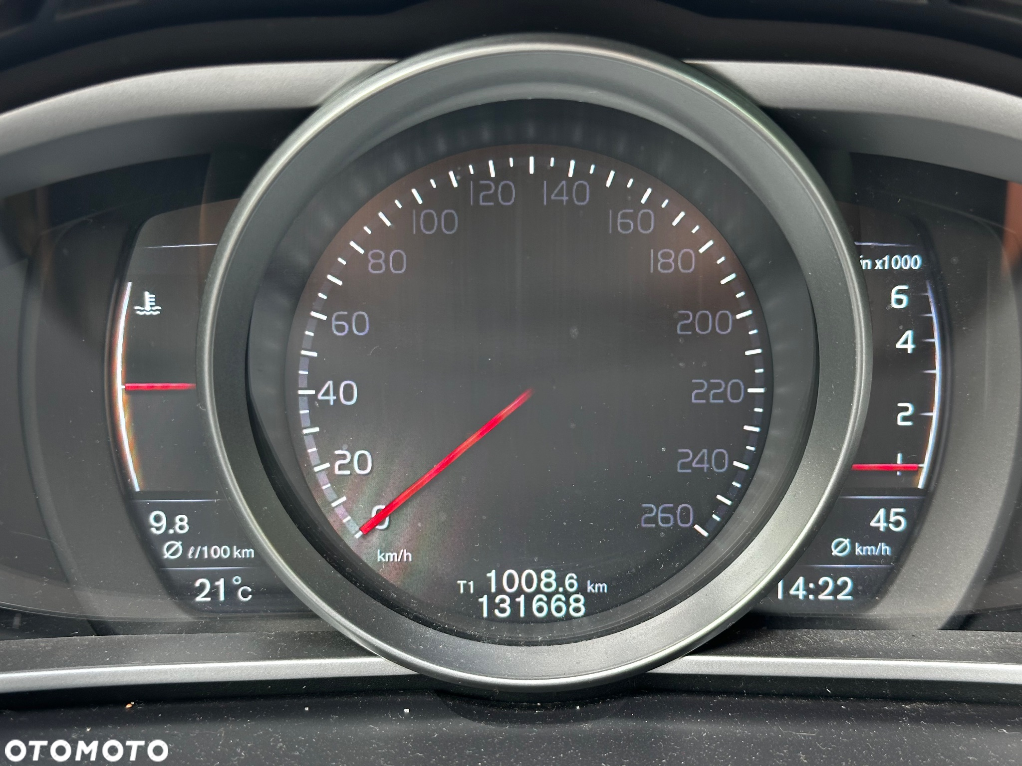 Volvo V40 Cross Country - 10