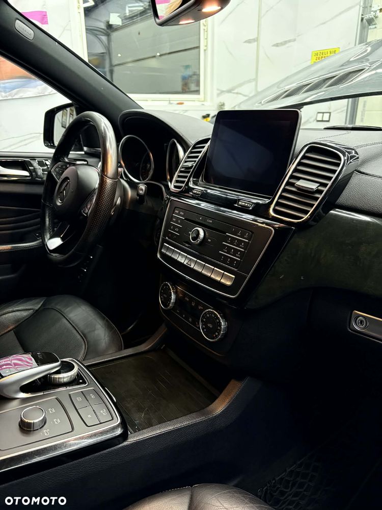 Mercedes-Benz GLE - 14