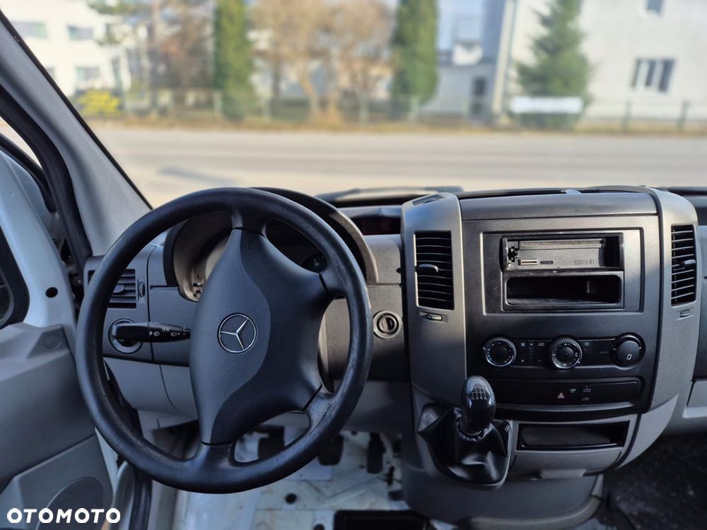 Mercedes-Benz Sprinter - 2