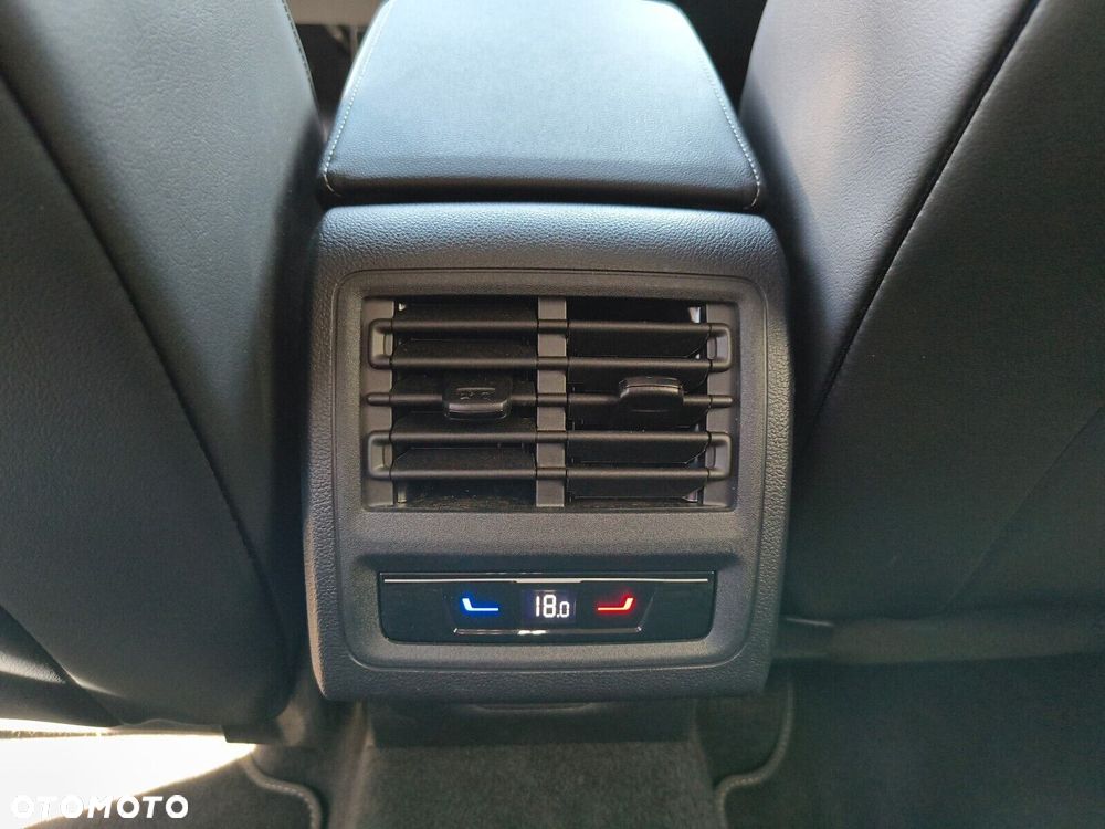 Volkswagen Golf Variant 1.5 eTSI mHEV Style DSG - 25