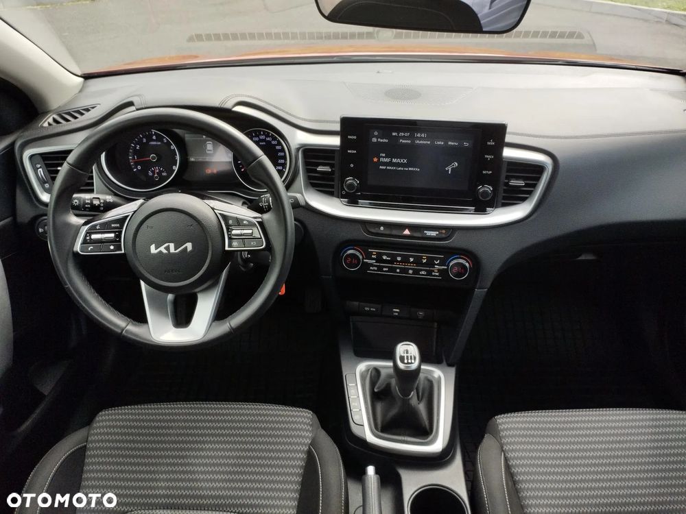 Kia Ceed 1.5 T-GDI M - 13