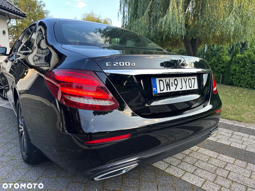 Mercedes-Benz Klasa E 200 d 9G-TRONIC - 40