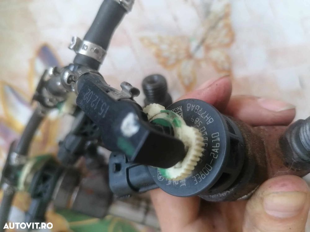 Injectoare Hyundai I40 Ix35 TUCSON Kia Sportage ceed 1.6, 1.7 CRDI euro 6 cod 0445110589 33800-2A610 - 2