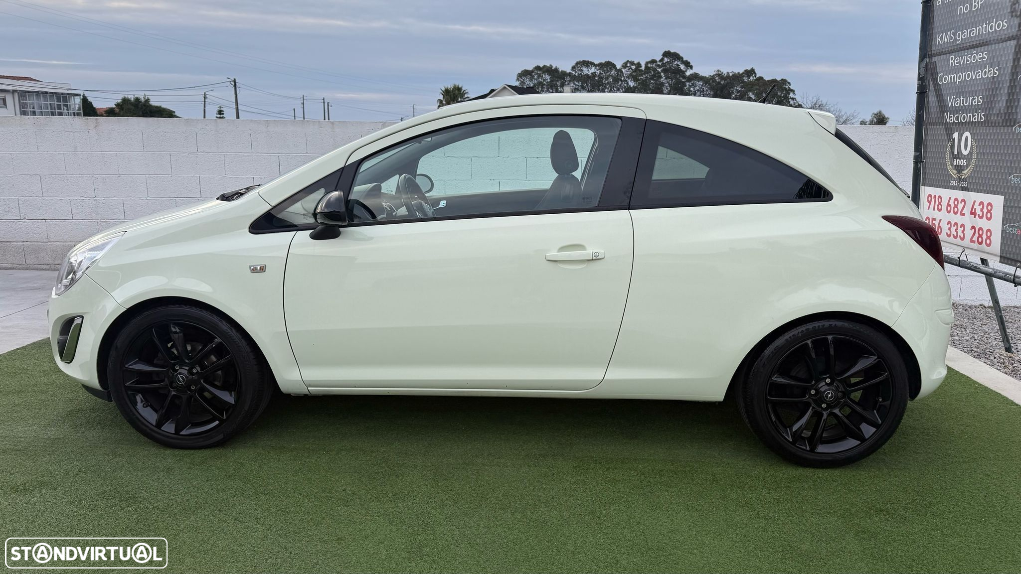 Opel Corsa 1.2 Black Edition - 9