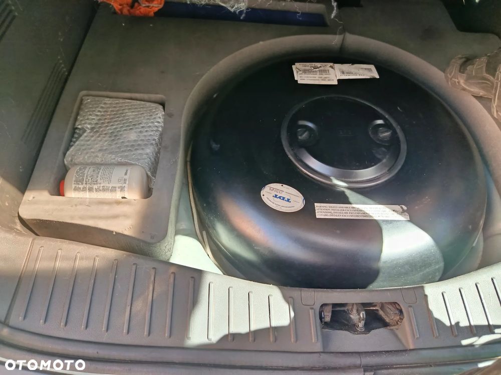 Ford C-MAX 2.0 Ghia - 14