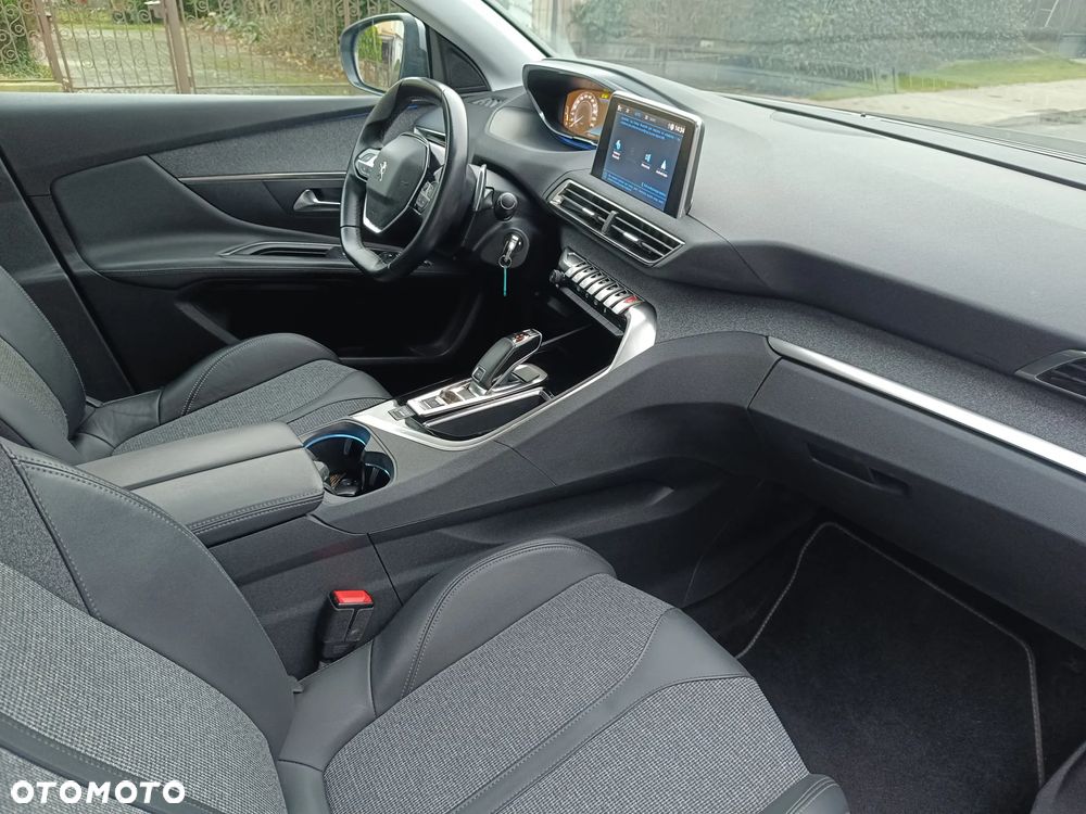 Peugeot 3008 1.5 BlueHDi Allure S&S EAT8 - 28