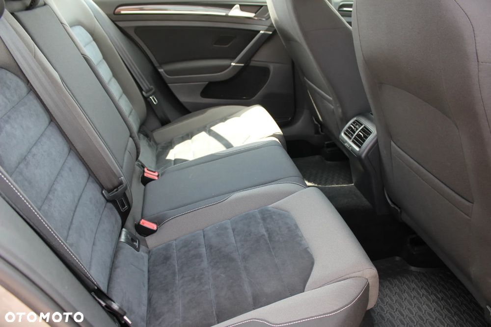 Volkswagen Golf 2.0 TDI SCR Comfortline - 10