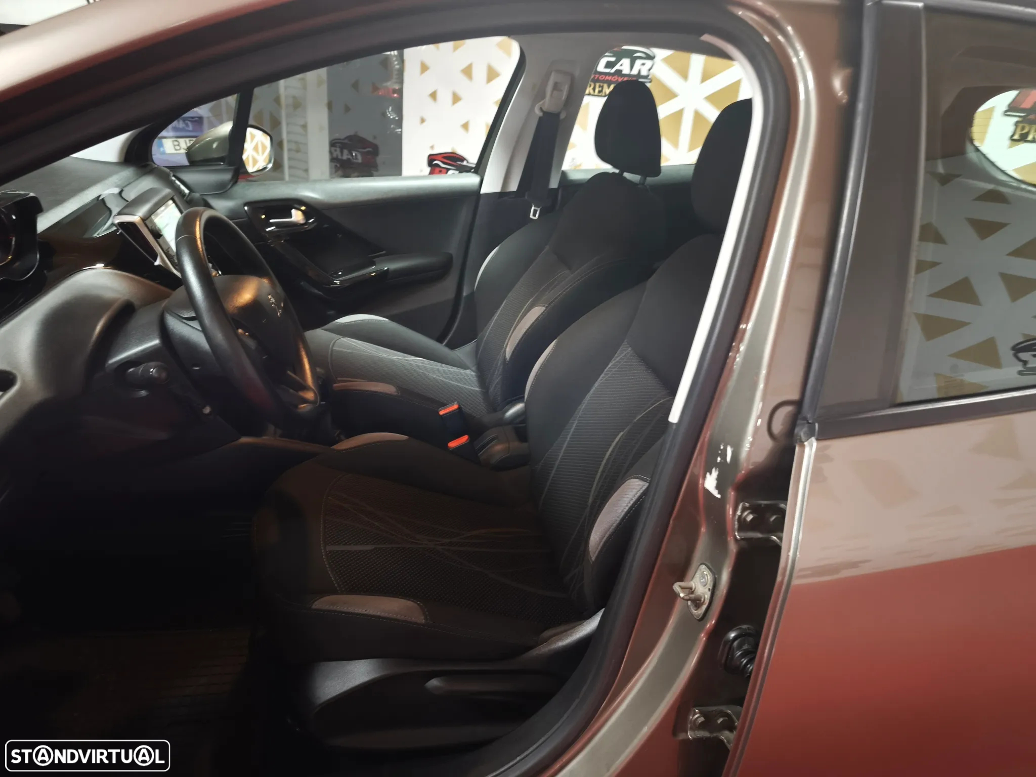 Peugeot 208 1.6 e-HDi Active - 10
