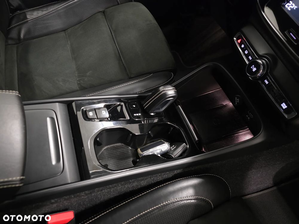 Volvo XC 40 D3 R-Design - 19