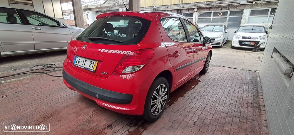 Peugeot 207 1.4 16V Active - 11