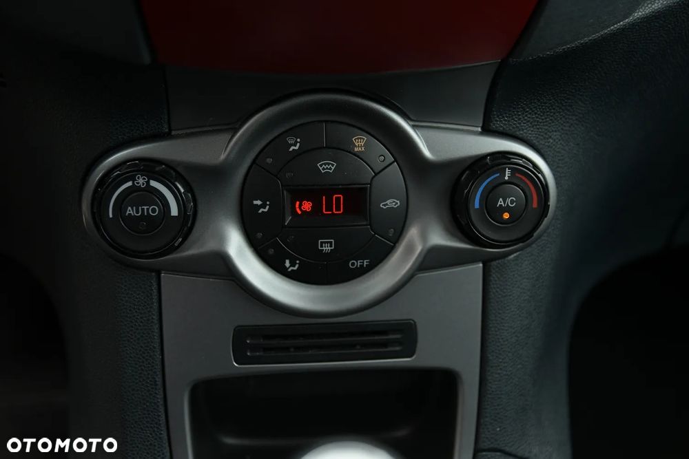 Ford Fiesta 1.6 Platinium X - 23