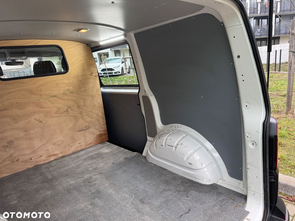 Volkswagen Transporter - 16