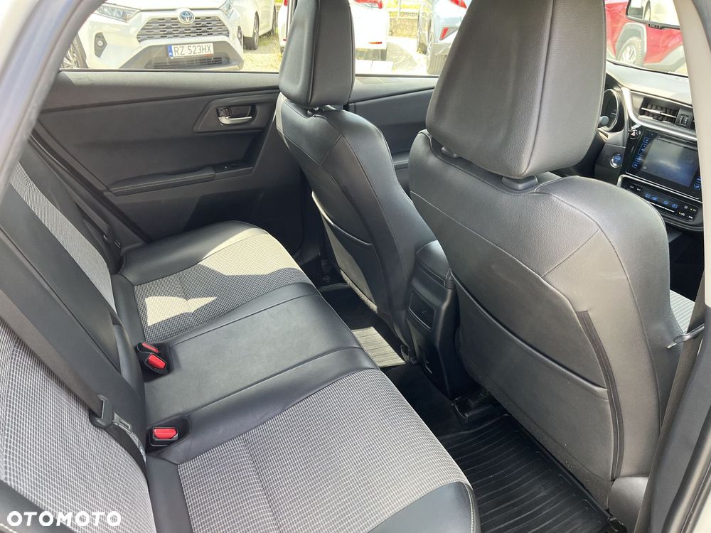Toyota Auris - 10