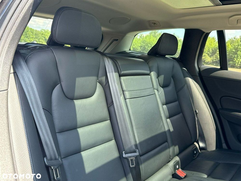 Volvo V60 Cross Country D4 AWD Geartronic Pro - 17