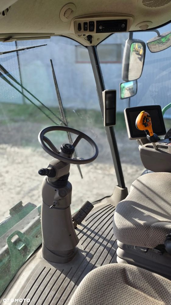 John Deere S685 - 2