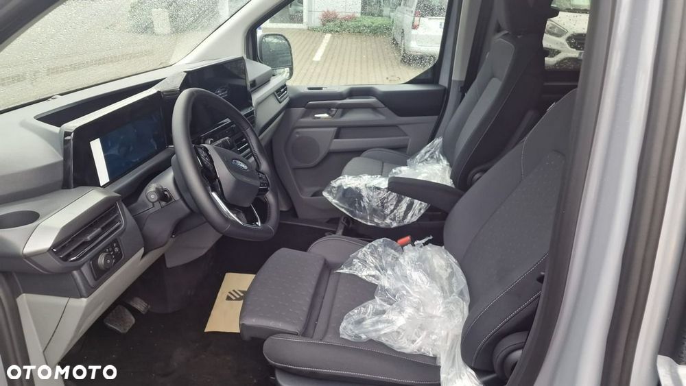 Ford Tourneo Custom - 4