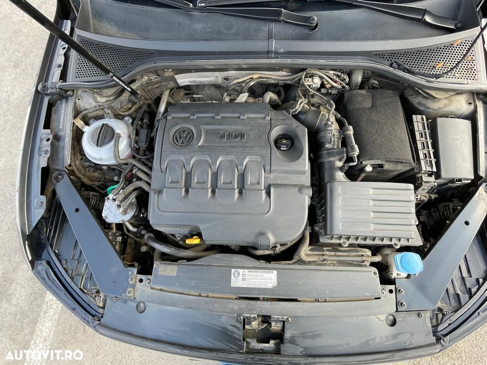 Volkswagen Passat - 25