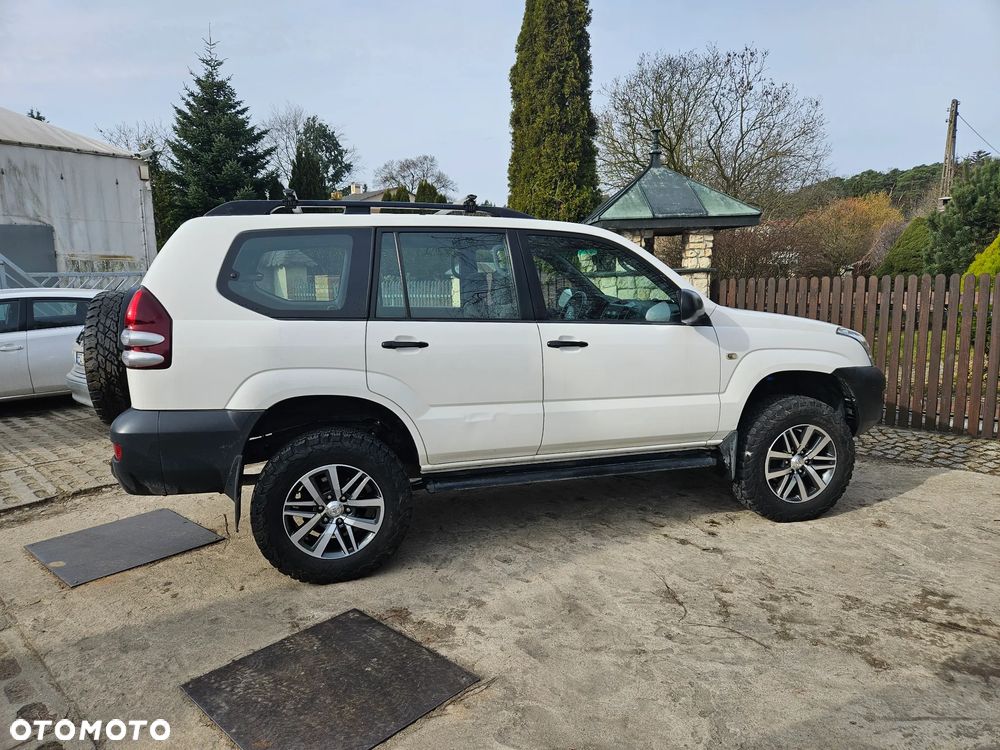 Toyota Land Cruiser - 2