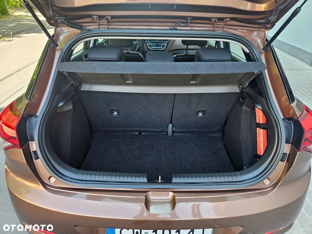 Hyundai i20 1.2 Pure - 15