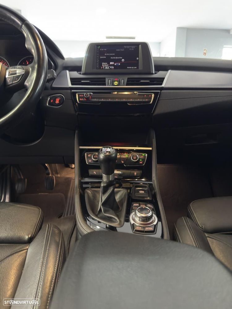 BMW 216 Active Tourer d Pack M - 12