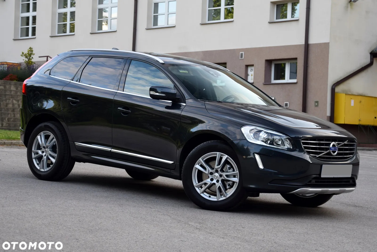 Volvo XC 60 D4 Momentum - 3