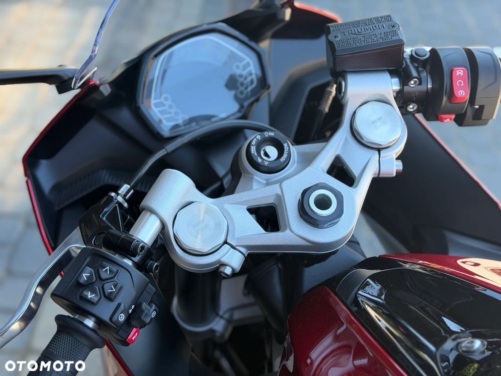 Triumph Daytona - 9