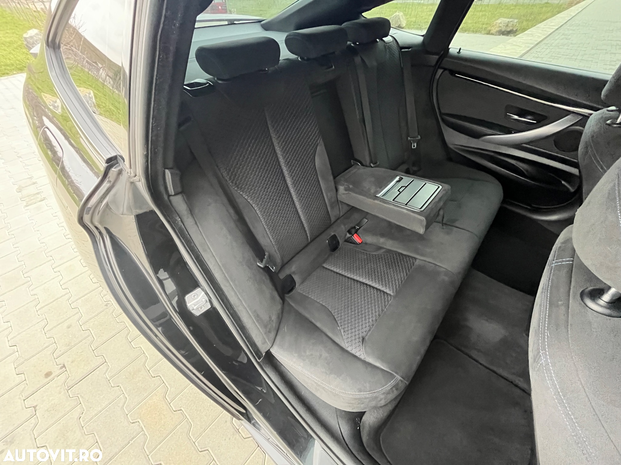 BMW Seria 3 318d Edition M Sport Shadow - 19