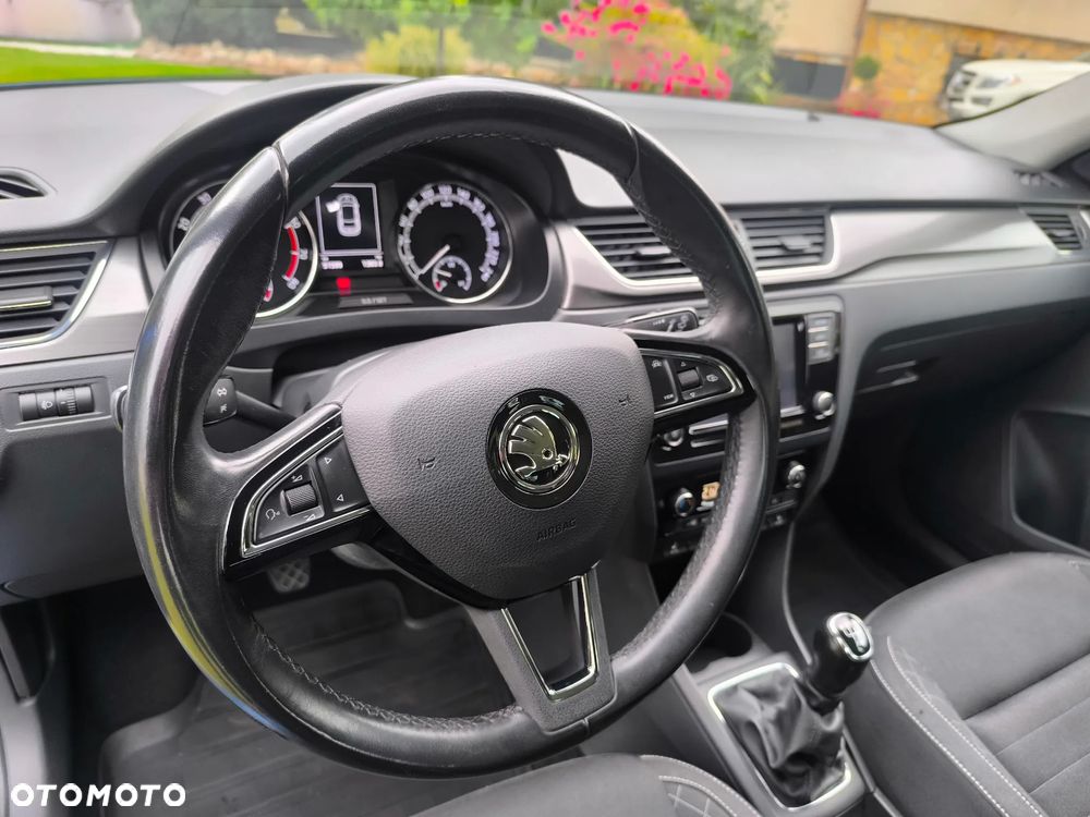 Skoda RAPID 1.0 TSI Style - 24