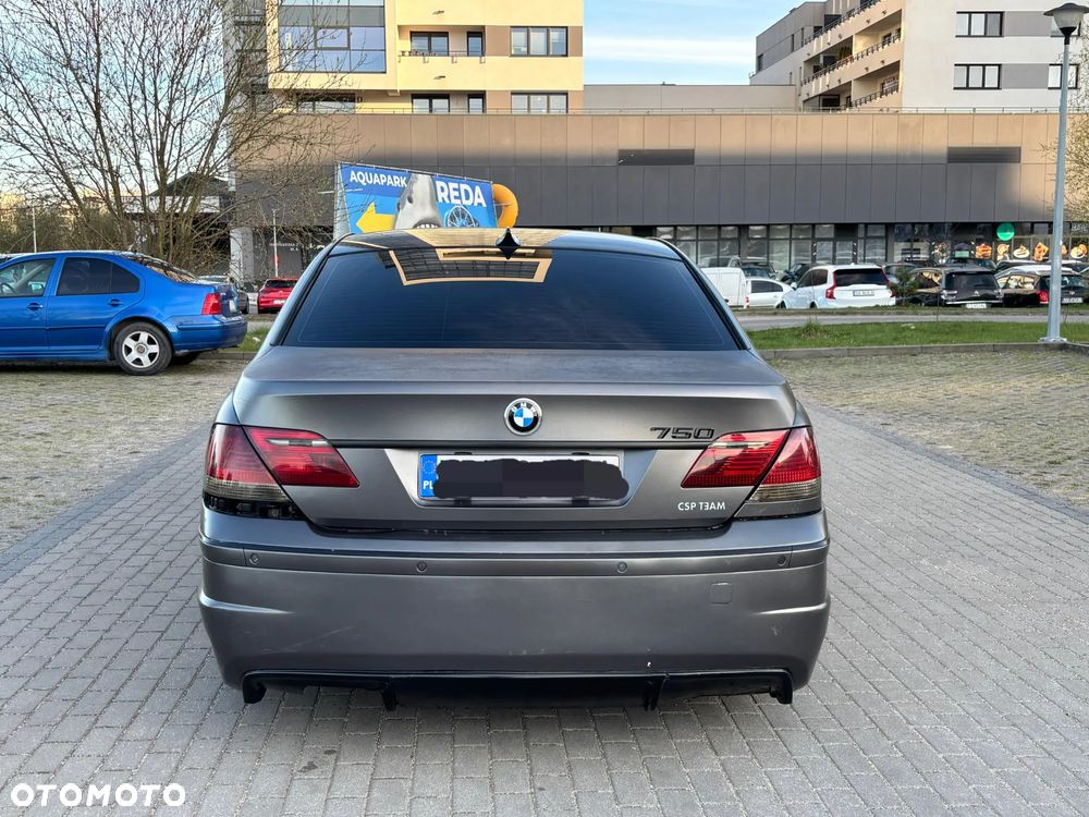 BMW Seria 7 750i - 5