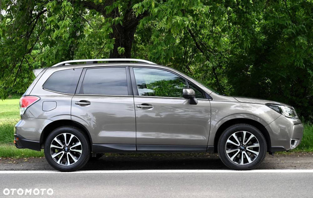 Subaru Forester 2.0 XT Platinum Lineartronic - 12