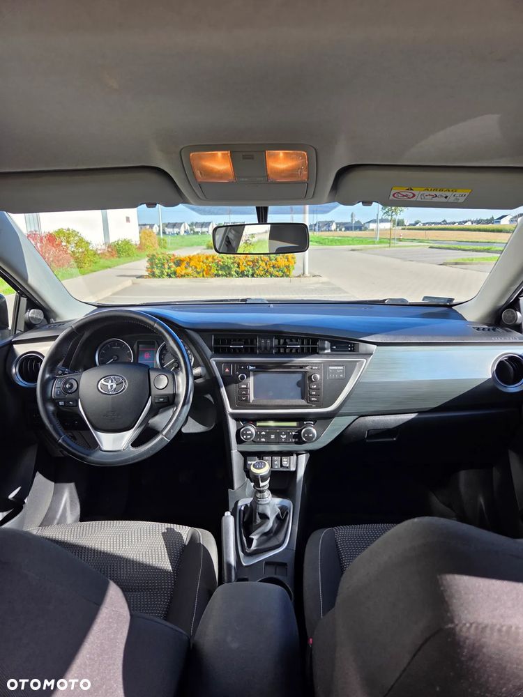 Toyota Auris 1.6 Premium Comfort - 18