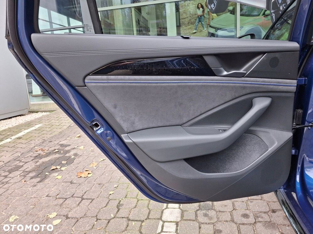 Volkswagen Passat - 15