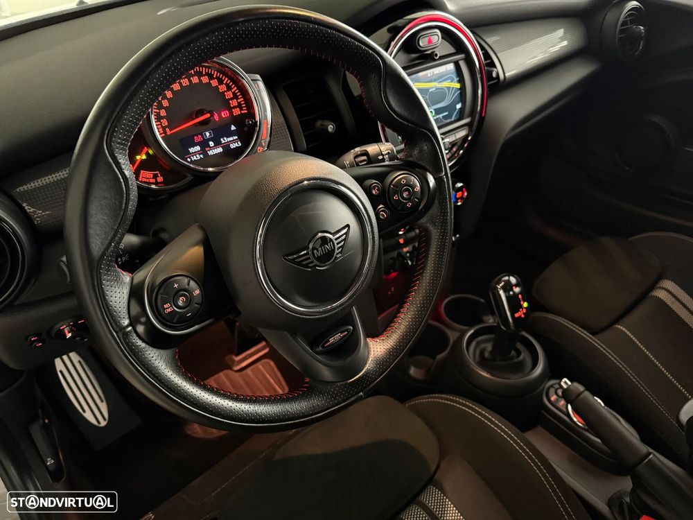 MINI 3 Portas Cooper D Aut. - 23