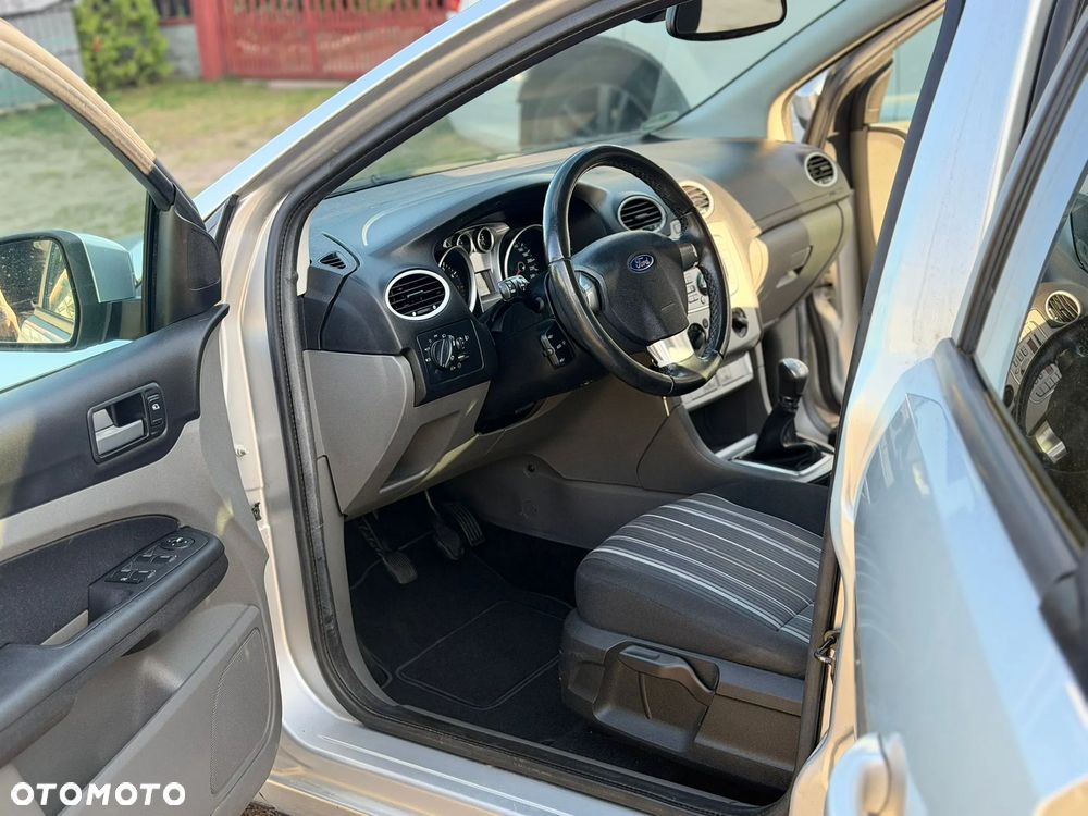 Ford Focus 1.6 16V Style - 31