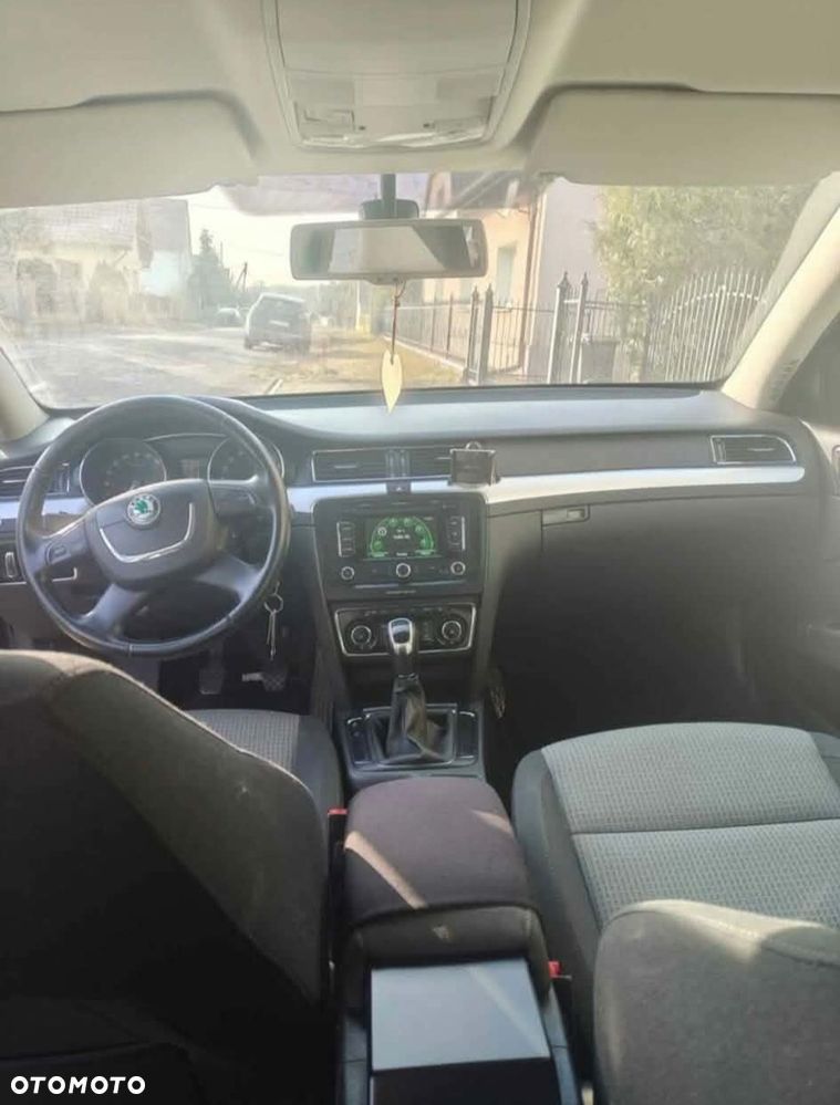 Skoda Superb 2.0 TDI Ambition - 6