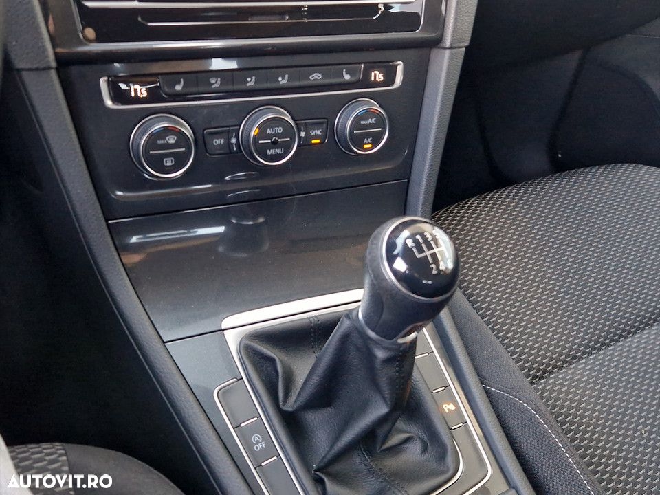 Volkswagen Golf 1.0 TSI Trendline - 12