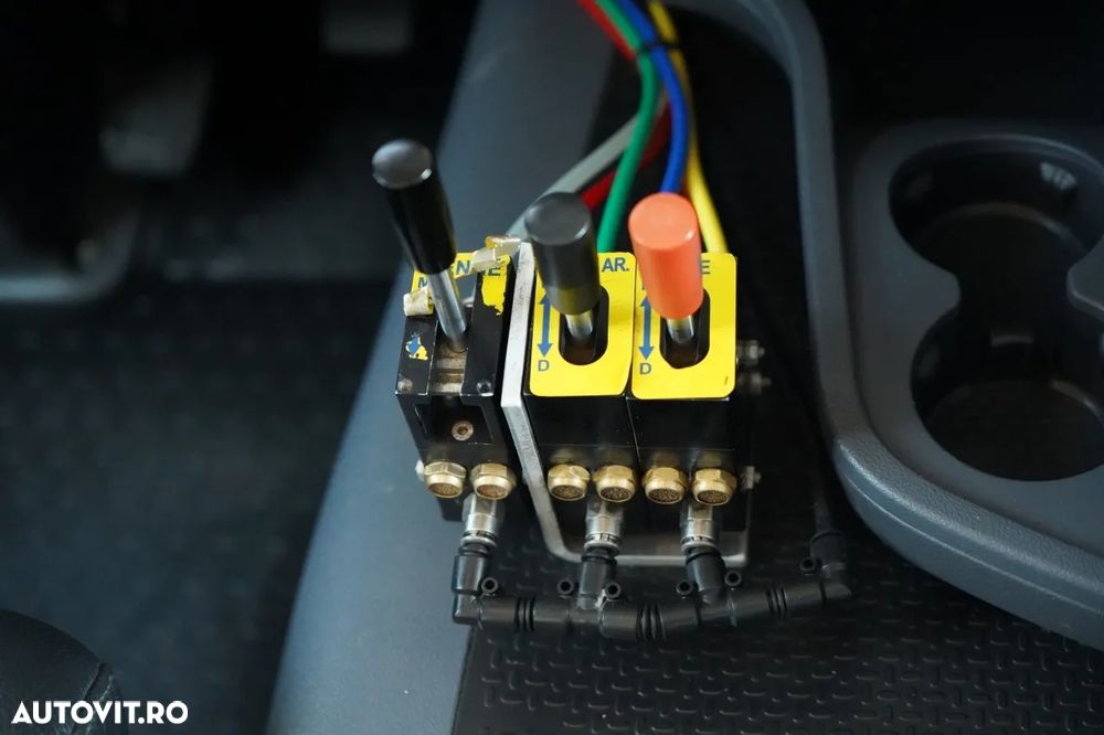 MAN G 490 / 8x4 / BASCULATOR SPATE / CLAPETĂ HIDRAULICĂ / CORTINĂ AUTOMATĂ / MANUALĂ / EURO 6 - 33