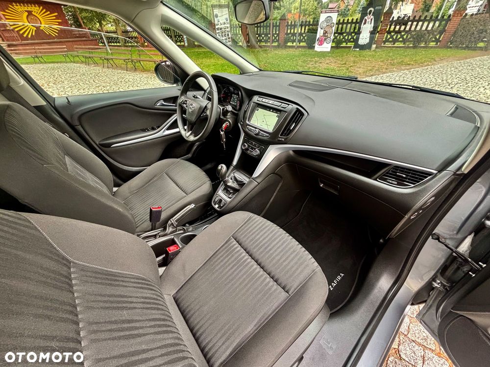 Opel Zafira - 24