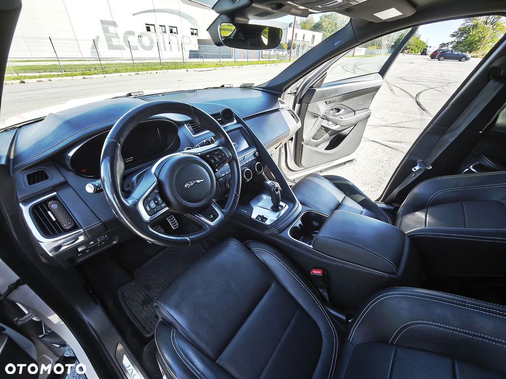 Jaguar E-Pace 2.0 i4P AWD R-Dynamic HSE - 27