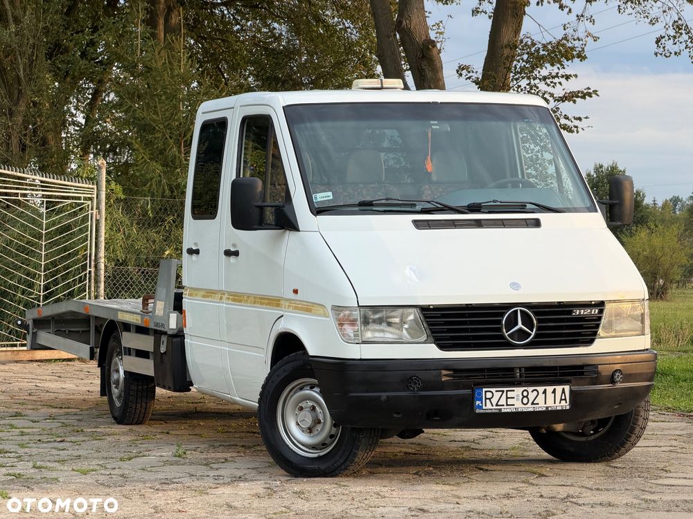 Mercedes-Benz Sprinter - 1