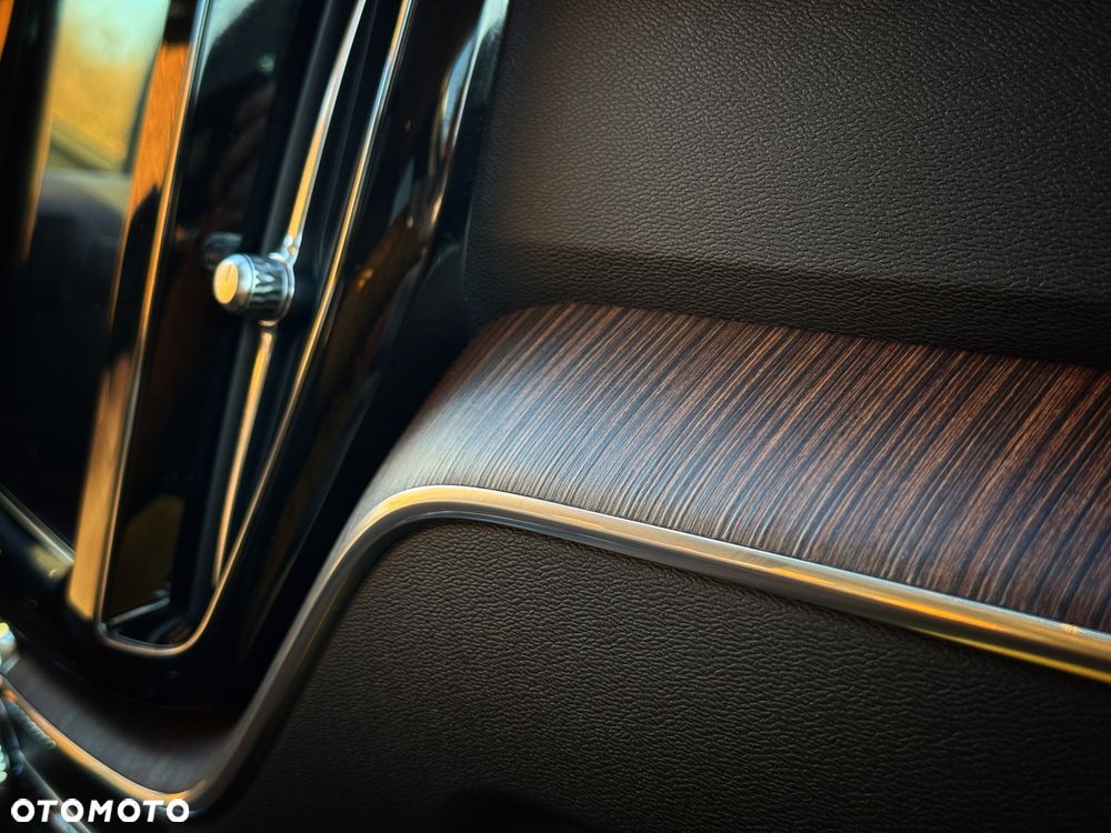 Volvo XC 60 D4 Momentum Pro - 8