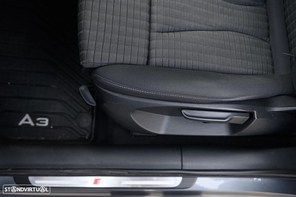 Audi A3 Sportback 1.6 TDI S-line - 19