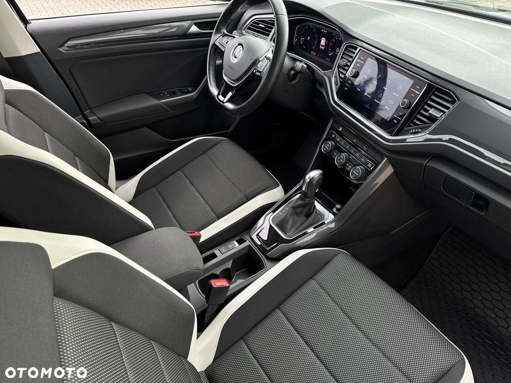 Volkswagen T-Roc - 12