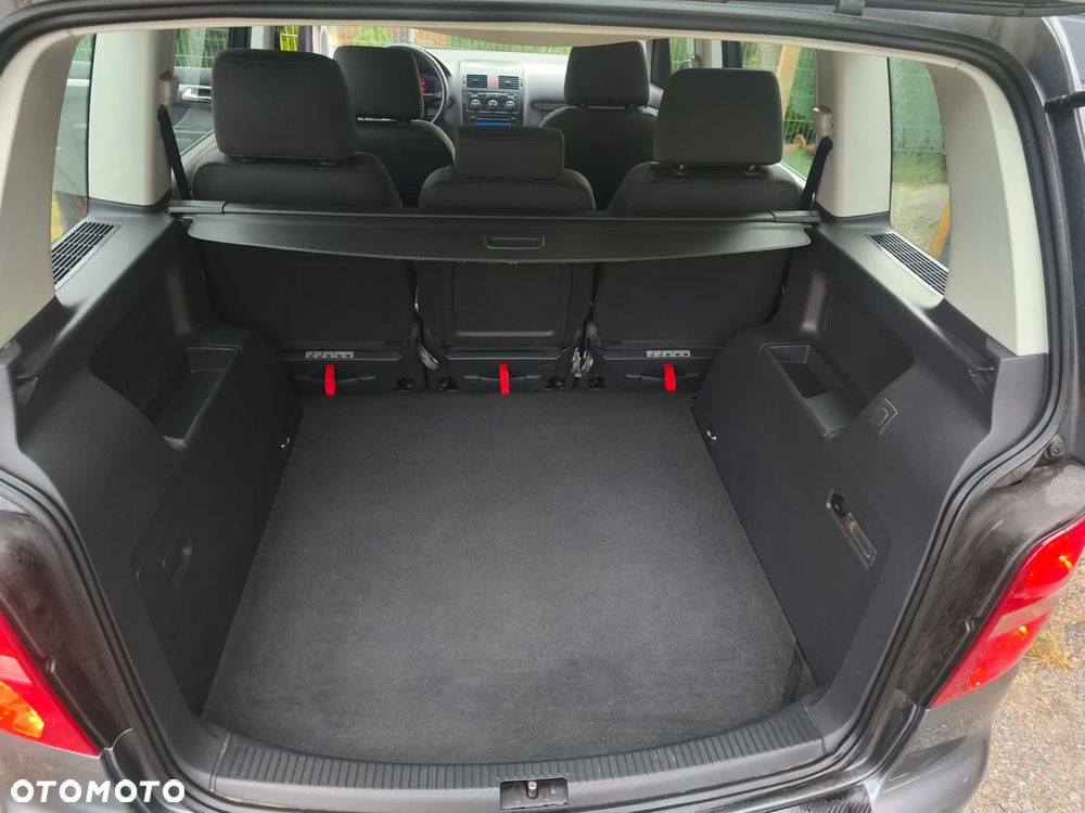 Volkswagen Touran 1.6 FSI Trendline Tiptr - 22