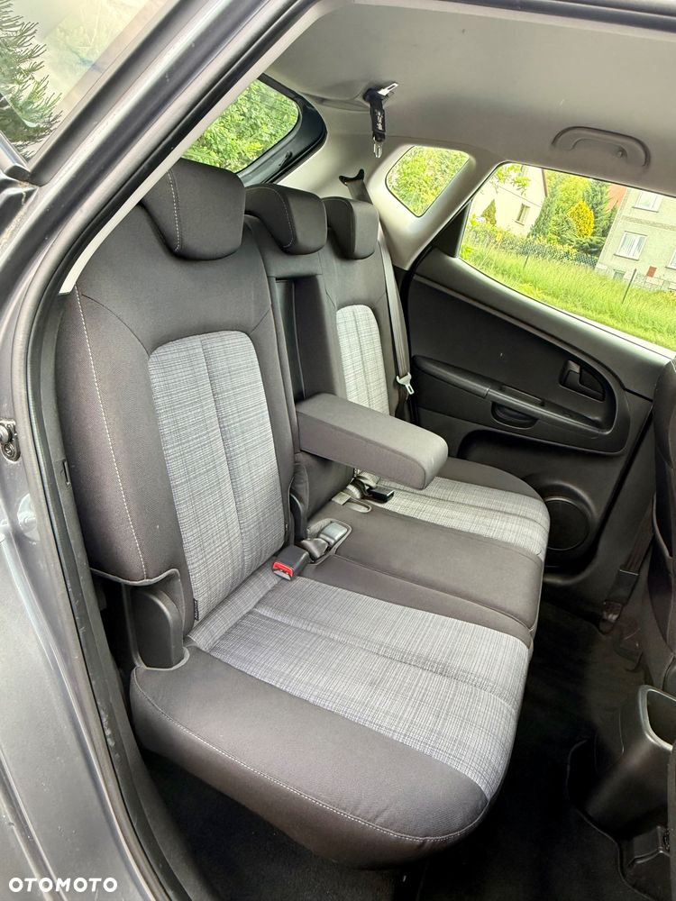 Kia Venga 1.4 CVVT Vision - 19
