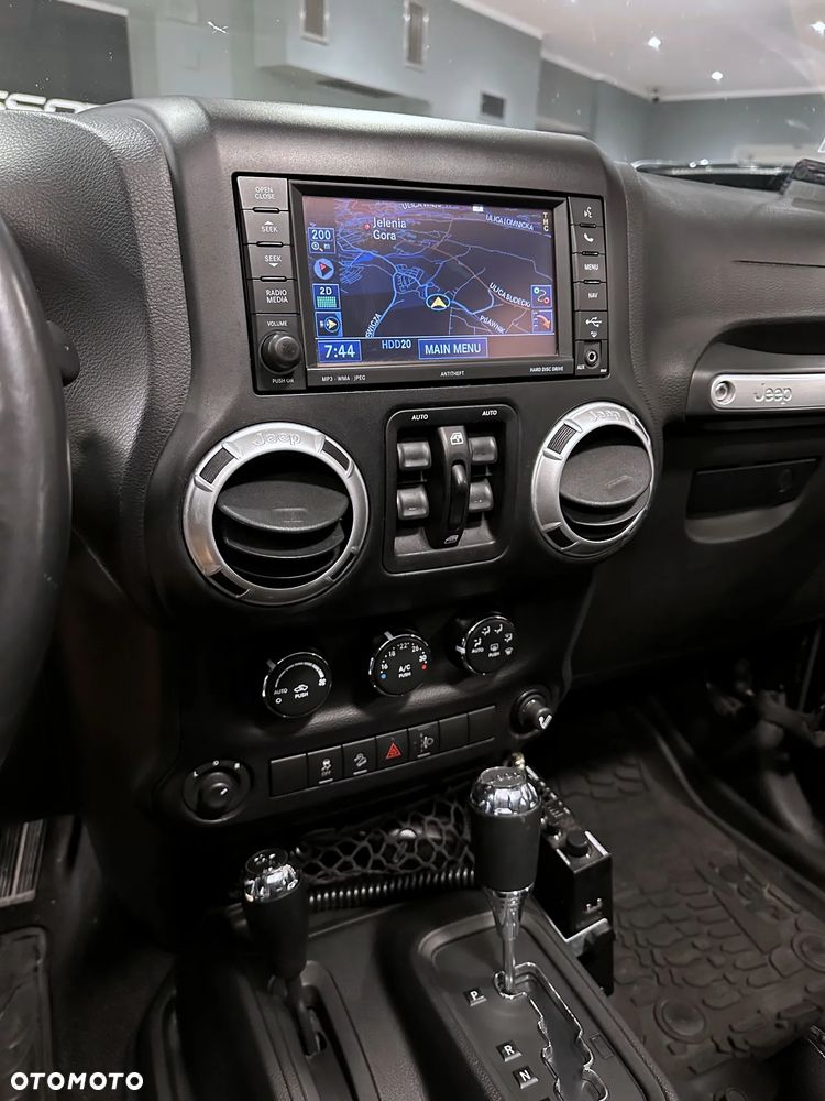 Jeep Wrangler 2.8 CRD Unlim Rubicon - 21